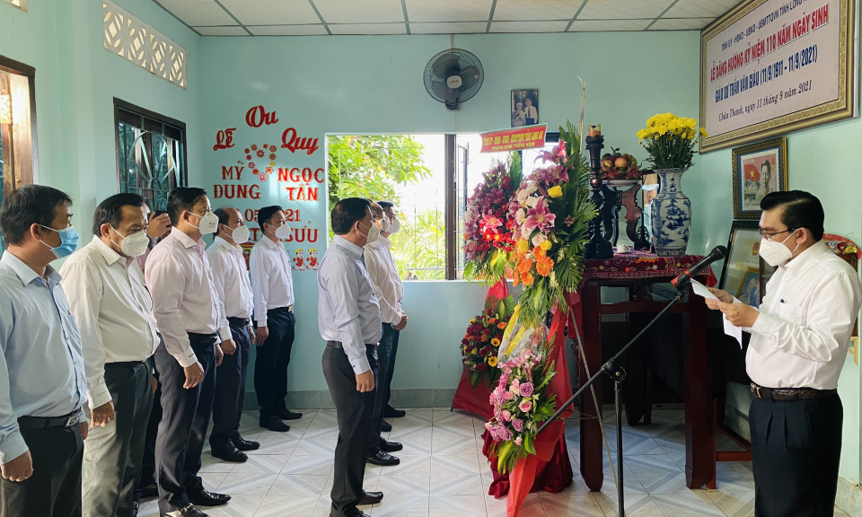 Tỉnh Long An dâng hương kỷ niệm 110 ngày sinh của Giáo sư Trần Văn Giàu