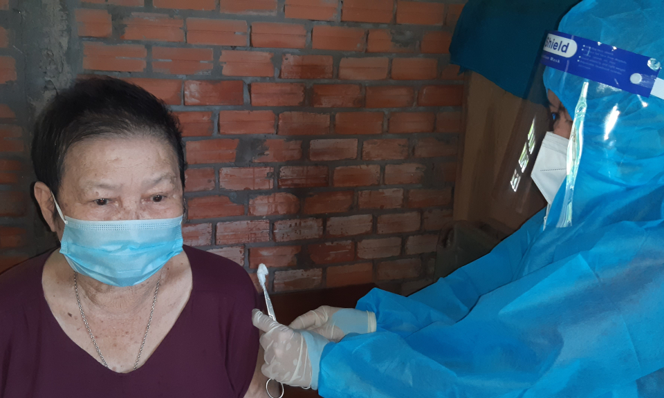 Châu Thành : Hoàn thành công tác tiêm vắc-xin phòng COVID-19 mũi 1 toàn dân đạt trên 95%