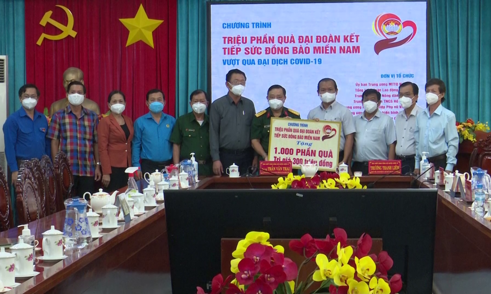 Các địa phương tiếp nhận quà Đại Đoàn Kết tiếp sức đồng bào miền Nam