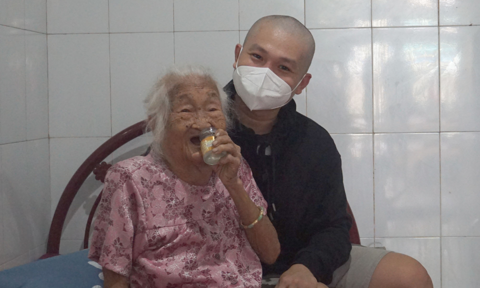 Bến Lức: Bệnh nhân 93 tuổi chiến thắng COVID-19
