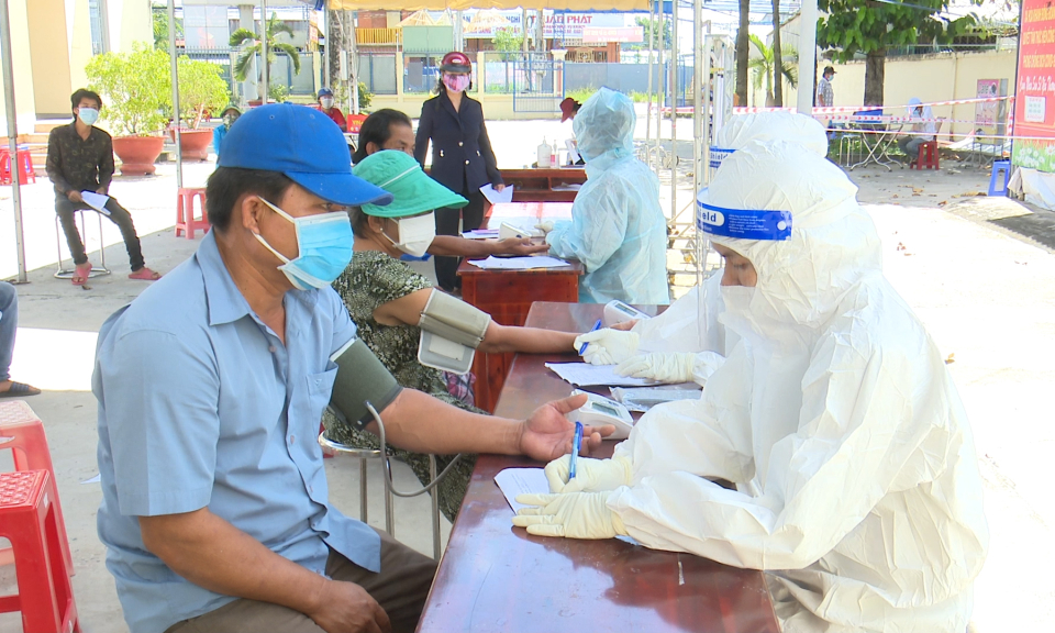 Cần Đước, Đức Hòa: Đẩy nhanh tiến độ tiêm vắc xin phòng COVID-19