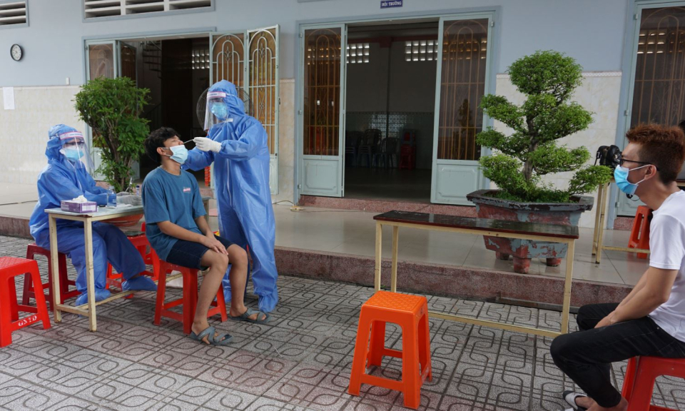 TP Hồ Chí Minh: Tỷ lệ dương tính tại &#8216;vùng đỏ&#8217; và &#8216;vùng cam&#8217; giảm sau các đợt xét nghiệm