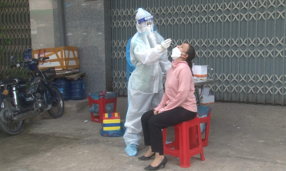 TX Kiến Tường: Lấy mẫu xét nghiệm COVID-19 cho gần 154 ngàn lượt người