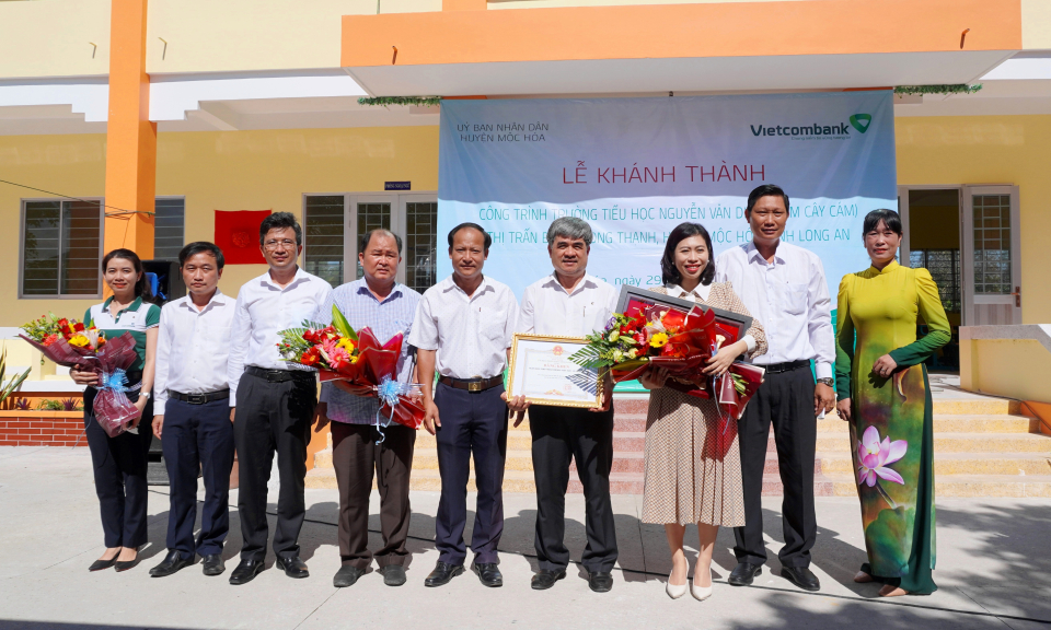 Mộc Hóa: Lễ khánh thành công trình Trường Tiểu học Nguyễn Văn Dinh