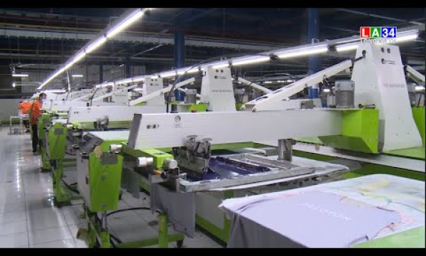 Long An: Vận động công nhân xa quê ở lại để khôi phục sản xuất