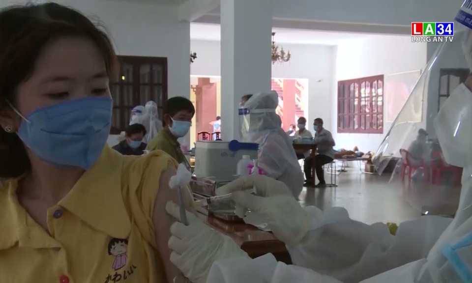 Long An phân bổ 93.600 liều vaccine Pfizer cho 15 huyện, thị xã, thành phố