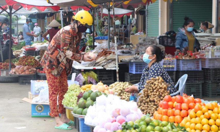 Long An có 98/125 chợ truyền thống hoạt động trở lại