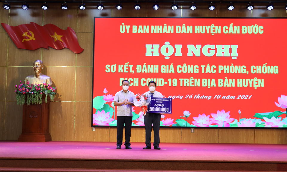 Cần Đước: Tri ân, khen thưởng các tập thể, cá nhân tiêu biểu trong công tác phòng, chống dịch