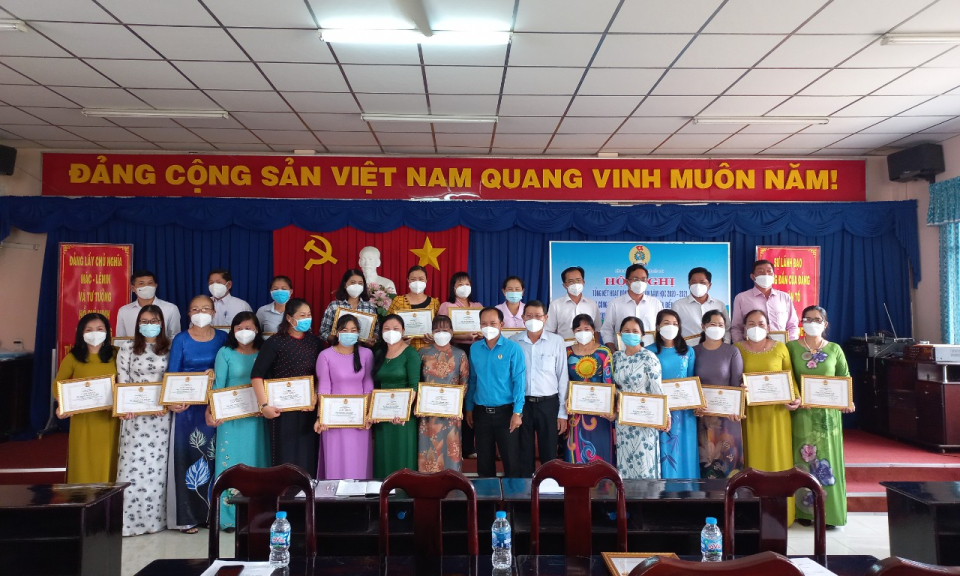 Bến Lức: Tuyên dương công nhân lao động giỏi và khen thưởng các hội thi năm 2021