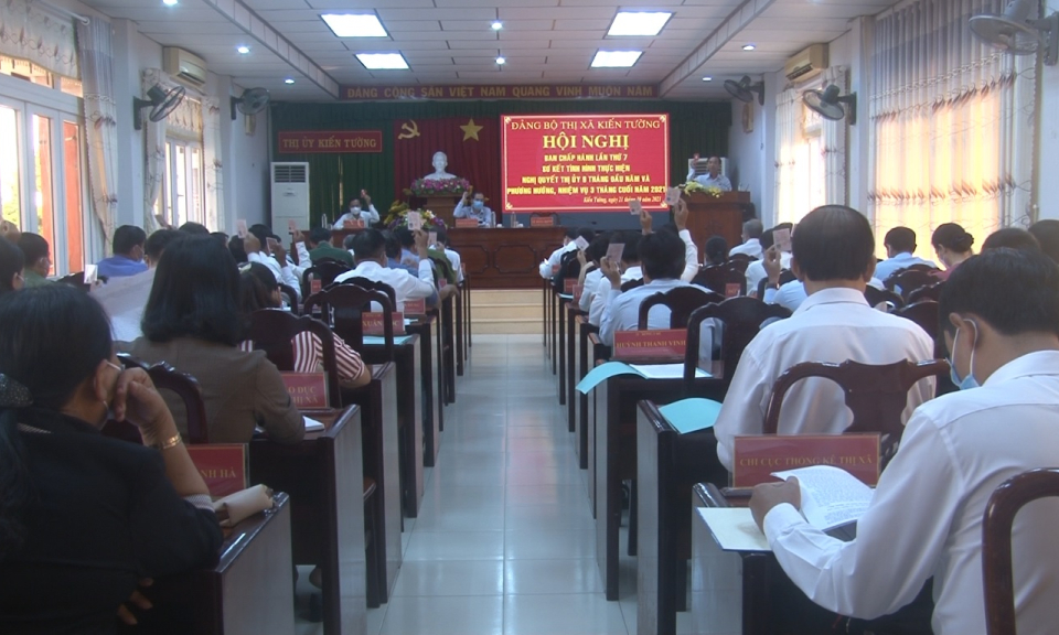 Hội nghị Ban chấp hành Đảng bộ Thị xã Kiến Tường lần thứ 7, nhiệm kỳ 2020-2025
