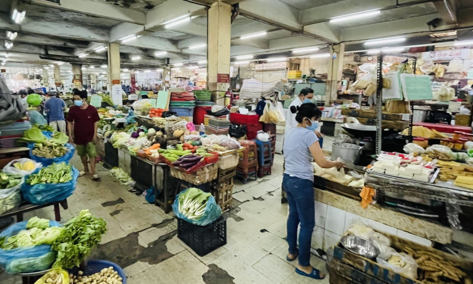 TP Hồ Chí Minh siết chặt quản lý hoạt động tự phát xung quanh 3 chợ đầu mối