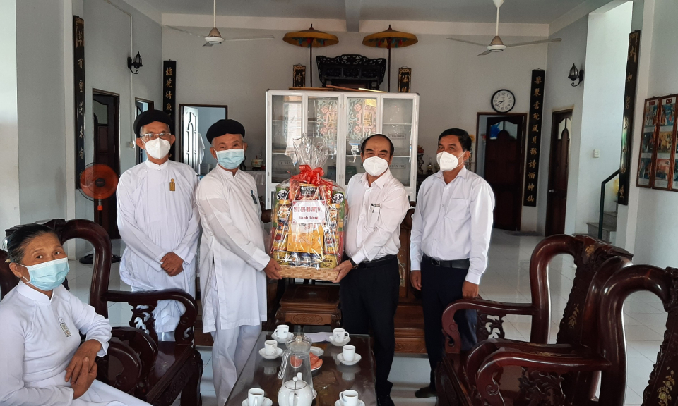 Thăm hỏi, động viên các tổ chức, cá nhân tôn giáo tiêu biểu trong phòng, chống dịch COVID-19