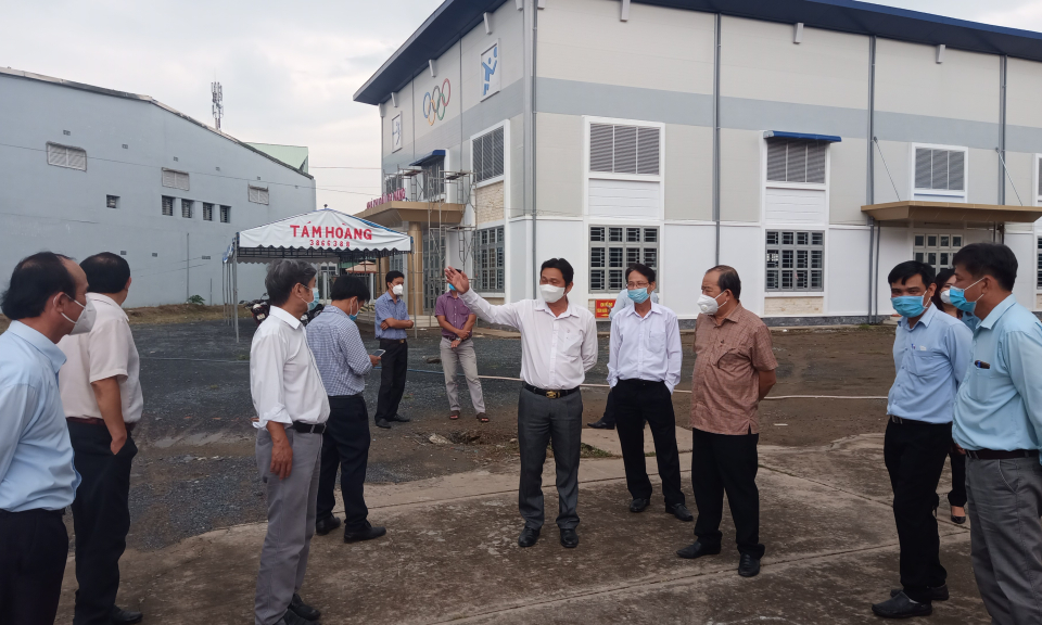 Đoàn công tác tỉnh Long An thẩm tra huyện Tân Trụ đạt chuẩn huyện nông thôn mới