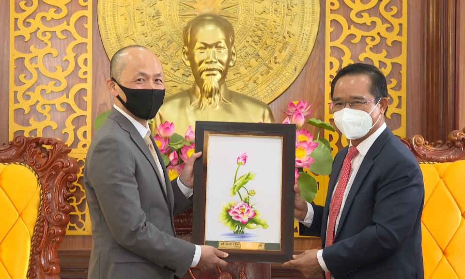 Tổng lãnh sự Hàn Quốc tại TPHCM chào xã giao lãnh đạo tỉnh Long An
