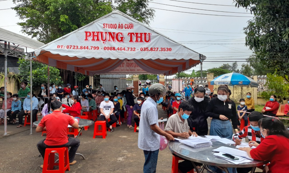 Tân Thạnh: Tiêm vắc- xin phòng COVID-19 cho 4.940 người từ 12-17 tuổi