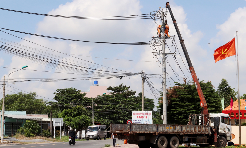 Điện lực Cần Đước đảm bảo nguồn điện cho sinh hoạt, sản xuất