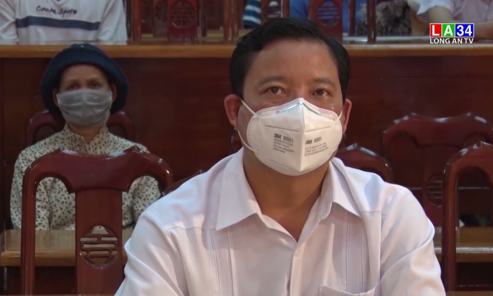 Tiếp nhận quà nghĩa tình từ Bộ Tư lệnh Quân khu 7