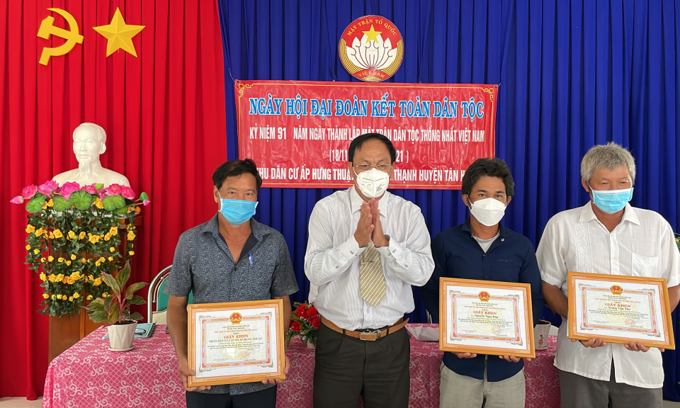 Tân Hưng: Ngày hội Đại đoàn kết toàn dân tộc điểm của tỉnh