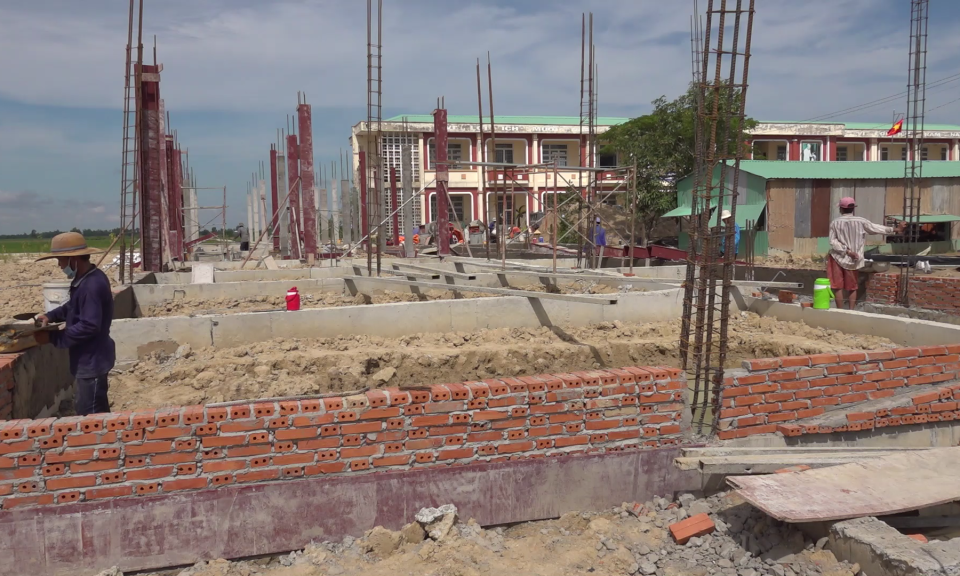 Tân Hưng đẩy nhanh tiến độ thi công, sữa chữa trường học