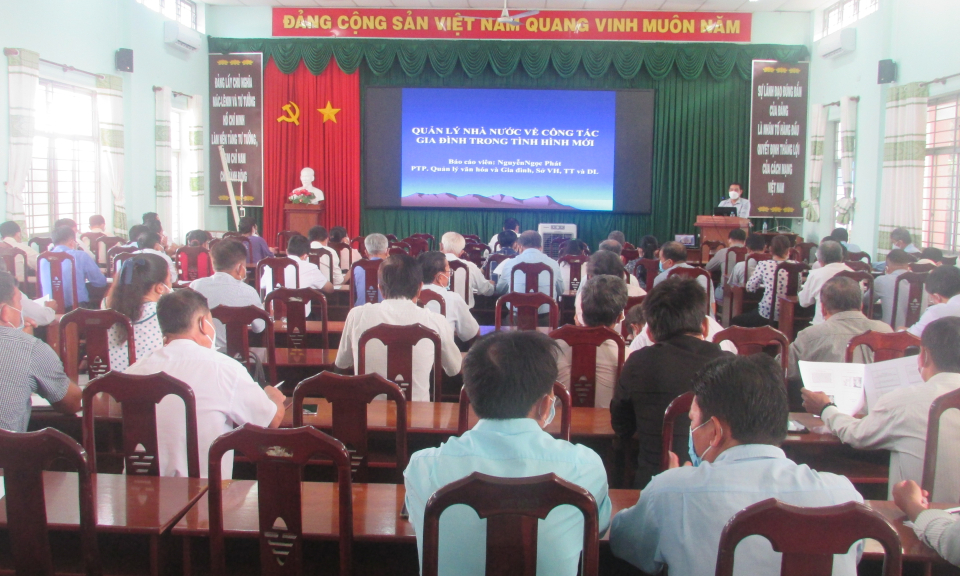 Bến Lức: Bồi dưỡng nghiệp vụ công tác gia đình