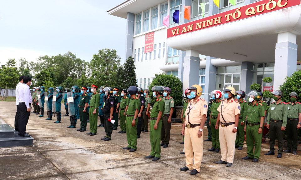 Cần Đước: tăng cường kiểm tra an toàn giao thông cuối năm