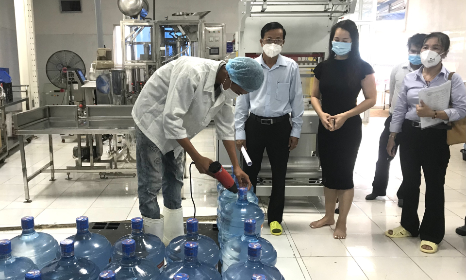 Cần Giuộc: HĐND huyện kiểm tra nước sinh hoạt