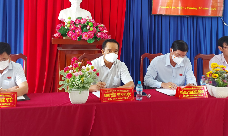 Bí thư Tỉnh ủy tiếp xúc cử tri Bến Lức