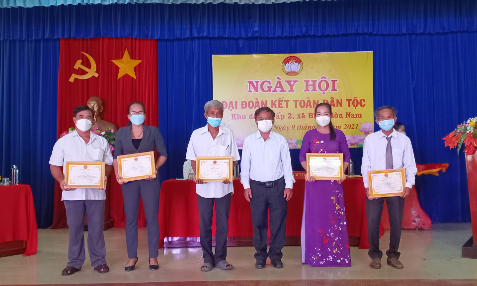 Huyện Đức Huệ: Ngày hội Đoàn kết toàn dân