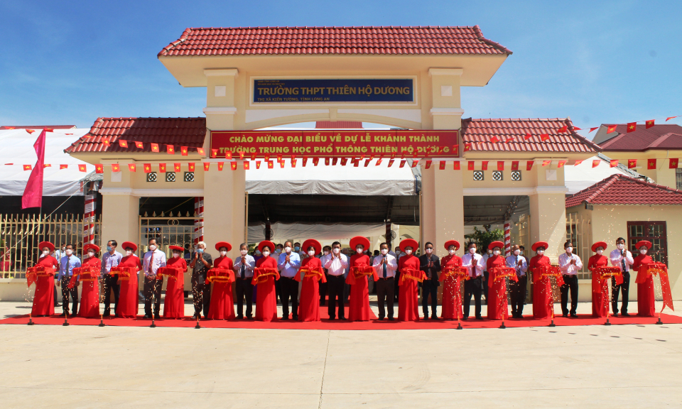 Lễ khánh thành Trường THPT Thiên Hộ Dương, thị xã Kiến Tường