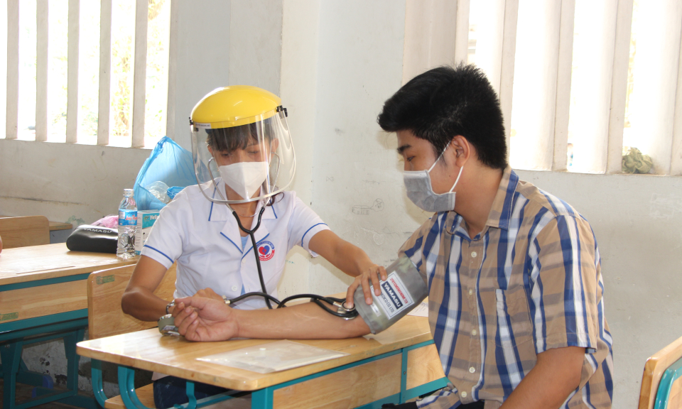 Thủ Thừa có 1.966 công dân đủ điều kiện khám sơ tuyển sức khỏe nghĩa vụ quân sự năm 2022