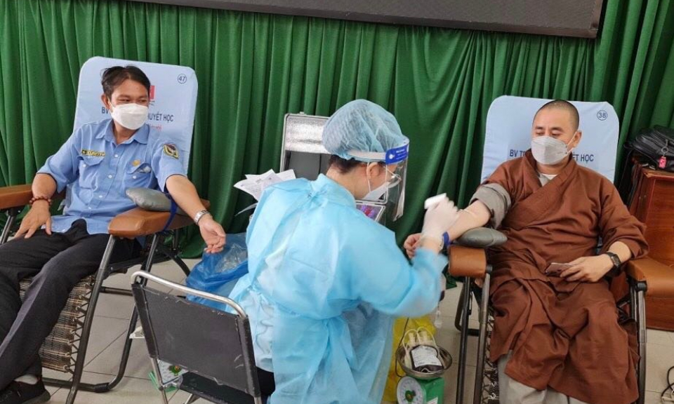 Bến Lức: Tiếp nhận 176 đơn vị máu từ chương trình “Giọt máu nghĩa tình”