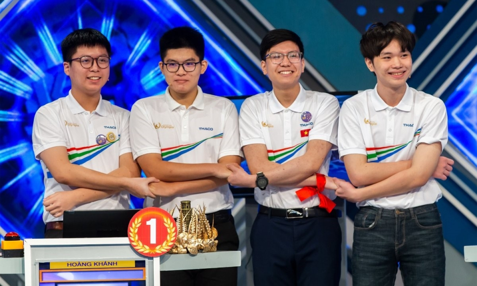 Bốn thí sinh vòng chung kết Olympia 2021 nhận học bổng từ Swinburne Việt Nam