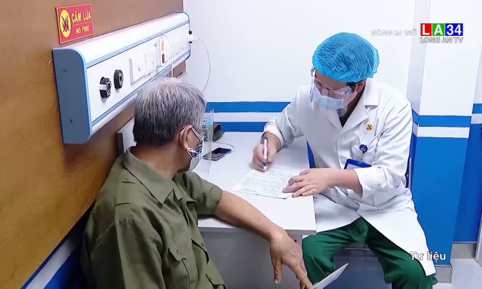 Khẩn trương chuẩn bị phương án chống dịch phù hợp với biến chủng Omicron