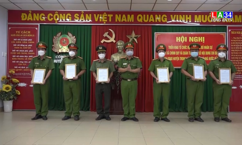 Công bố quyết định về nhân sự công an xã chính quy