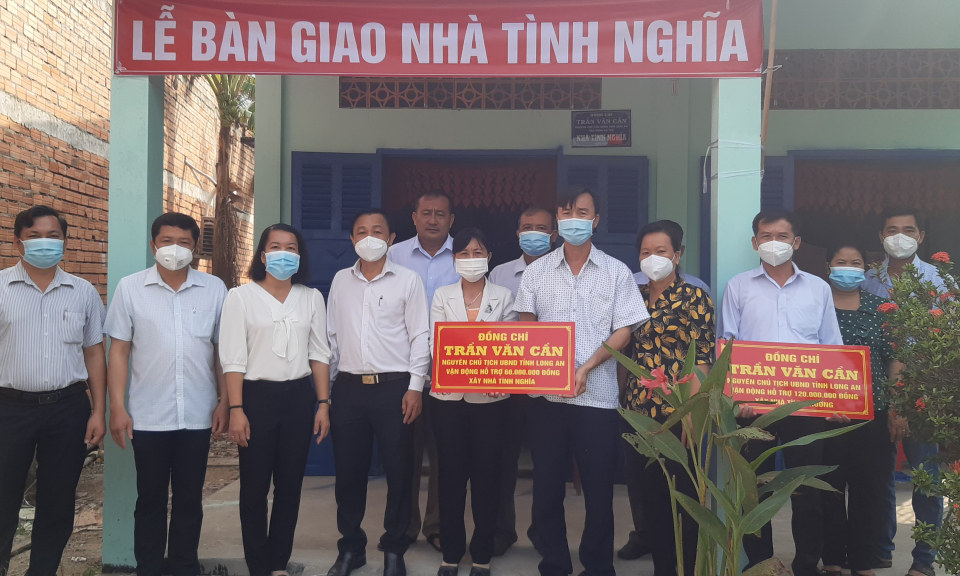 Huyện Châu Thành trao tặng nhà tình nghĩa cho gia đình chính sách