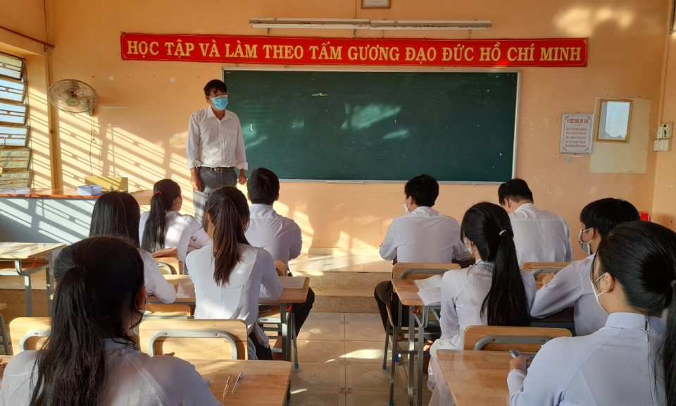 Tân Thạnh: học sinh trở lại trường