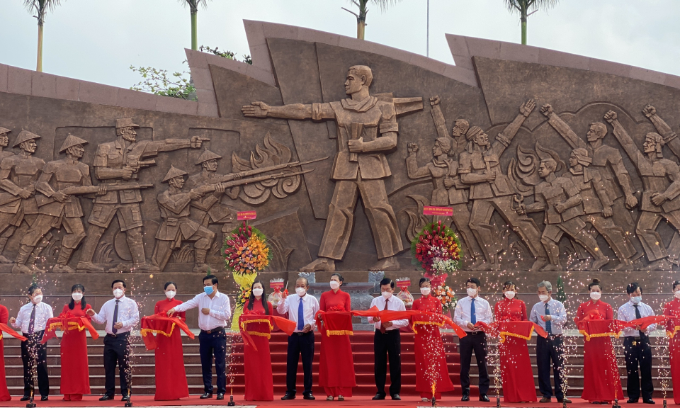 Khánh thành phù điêu Châu Văn Liêm tại huyện Đức Hòa