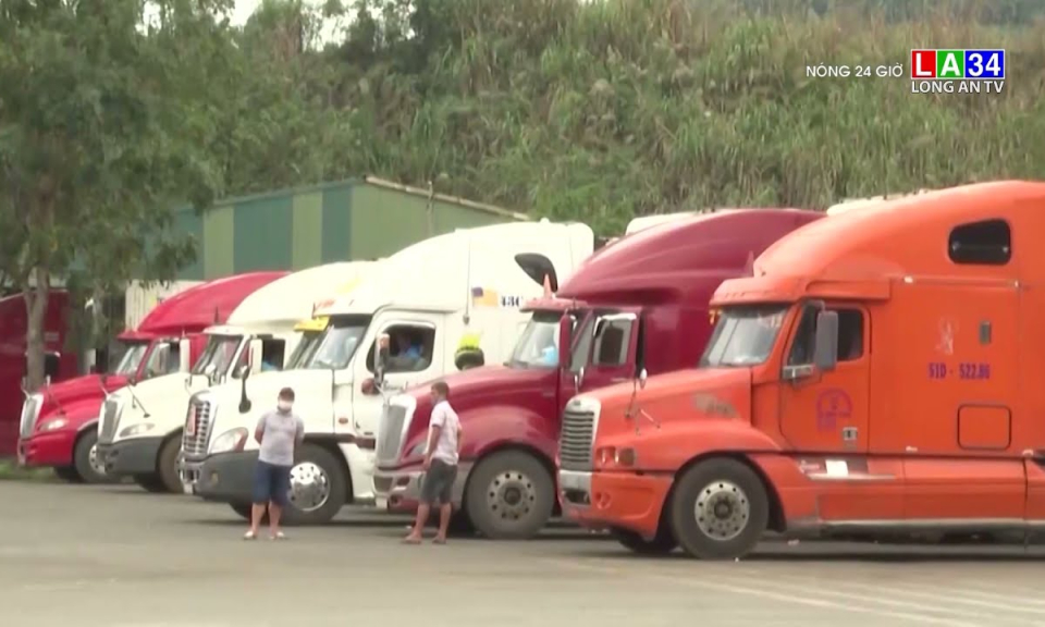 Hàng ngàn xe container vẫn tiếp tục nằm chờ tại Lạng Sơn