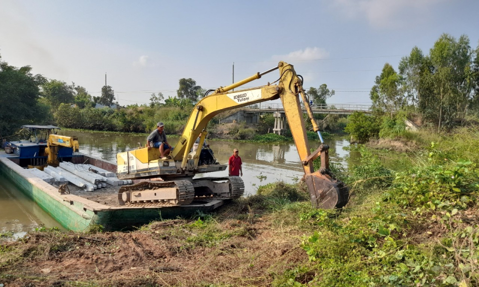 Tân Thạnh: khởi công xây dựng cầu giao thông nông thôn