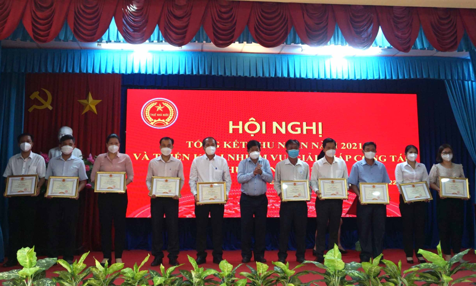 Ngành thuế Bến Lức hoàn thành tốt nhiệm vụ thu ngân sách năm 2021