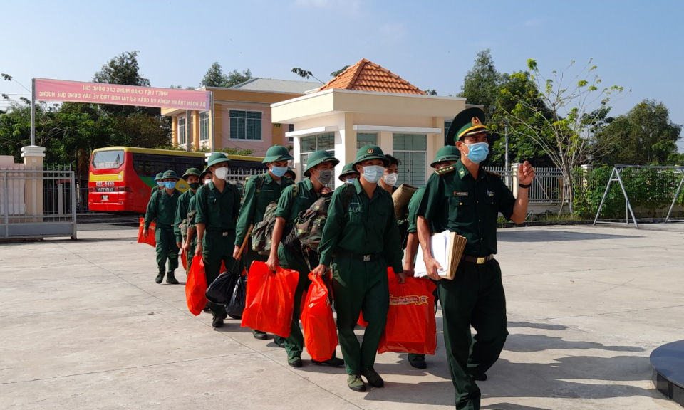 Tân Thạnh đón quân nhân xuất ngũ trở về địa phương