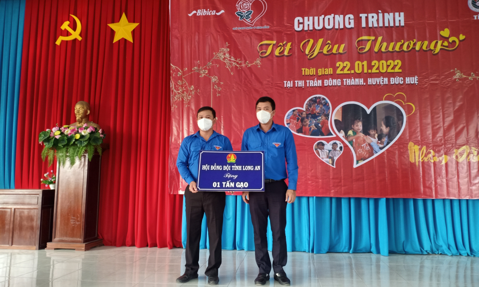 Tỉnh Đoàn tổ chức chương trình “Tết yêu thương Nhâm Dần 2022” tại Đức Huệ