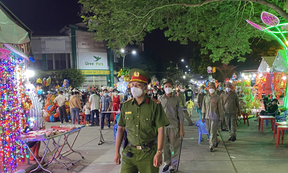 Đảm bảo an toàn chợ hoa Xuân