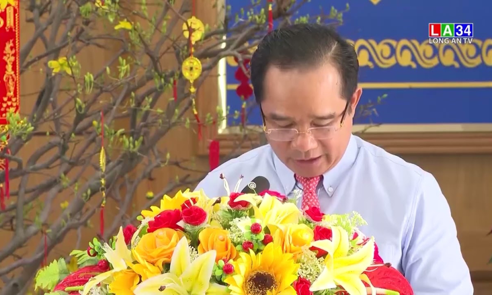 Nguyên Chủ tịch nước Trương Tấn Sang và các đồng hương chúc Tết Đảng bộ và nhân dân tỉnh Long An