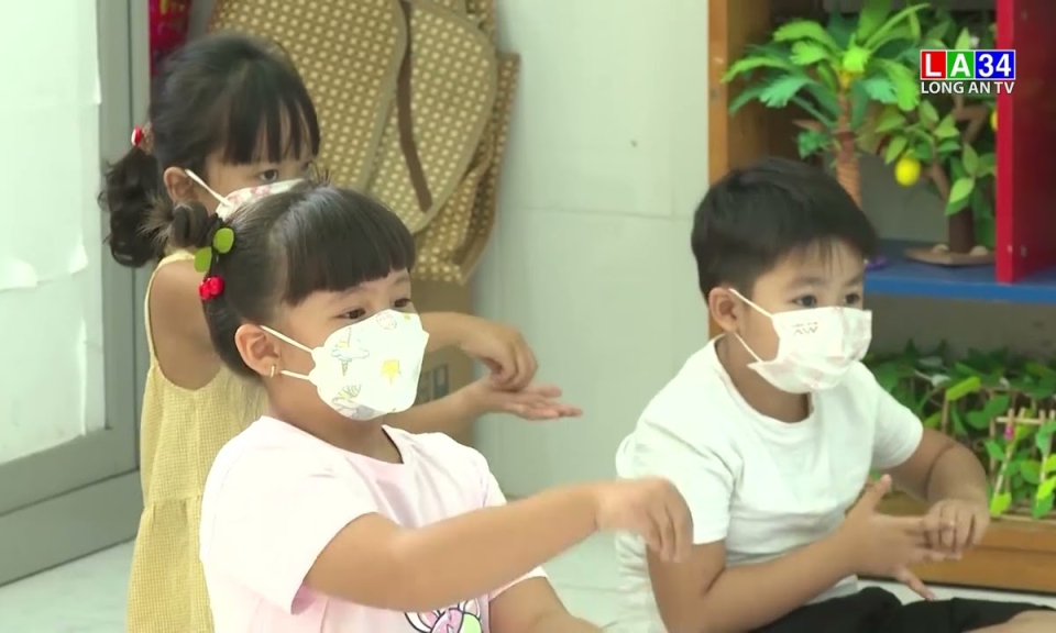Học sinh cấp tiểu học, mầm non trở lại trường