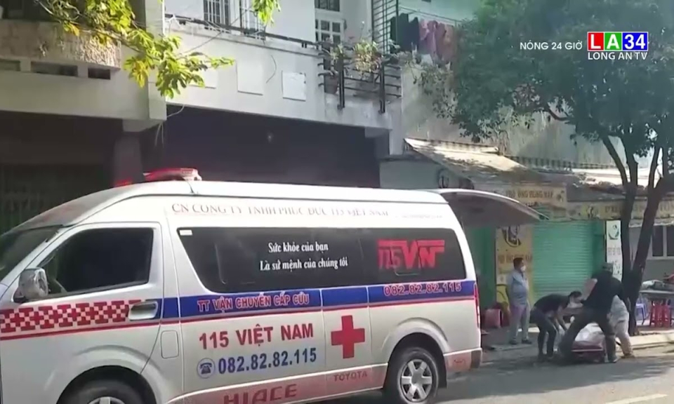Người đàn ông rơi từ tầng 3 xuống đất tử vong