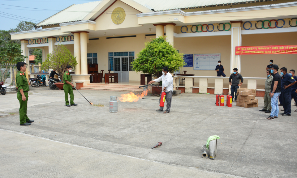 Cần Giuộc tập huấn nghiệp vụ PCCC và cứu nạn cứu hộ năm 2022