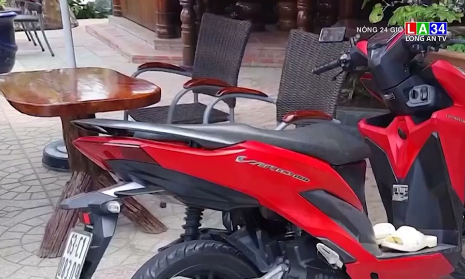 Xót xa người đàn ông gieo mình xuống sông Tiền