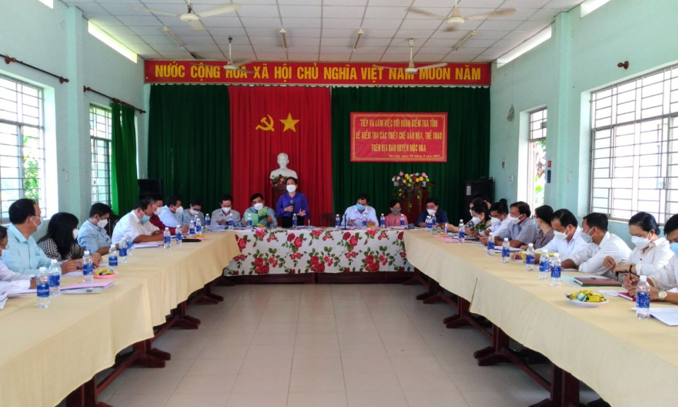 Mộc Hóa kiểm tra các hoạt động thiết chế văn hóa, thể thao