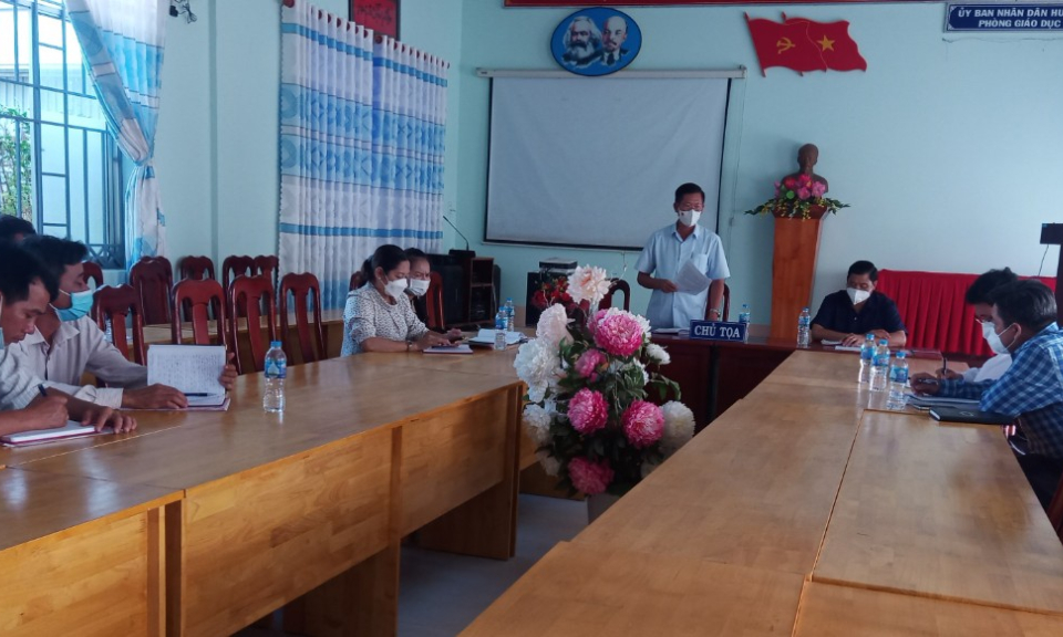 HĐND huyện Tân Hưng giám sát công tác cán bộ giáo dục